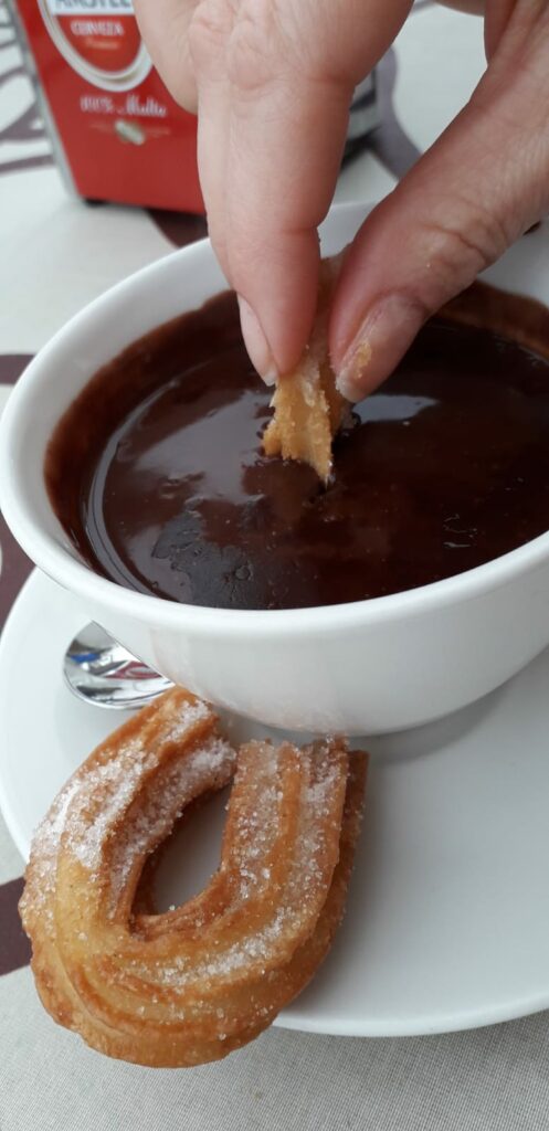 churros con chocolate churros con chocolate