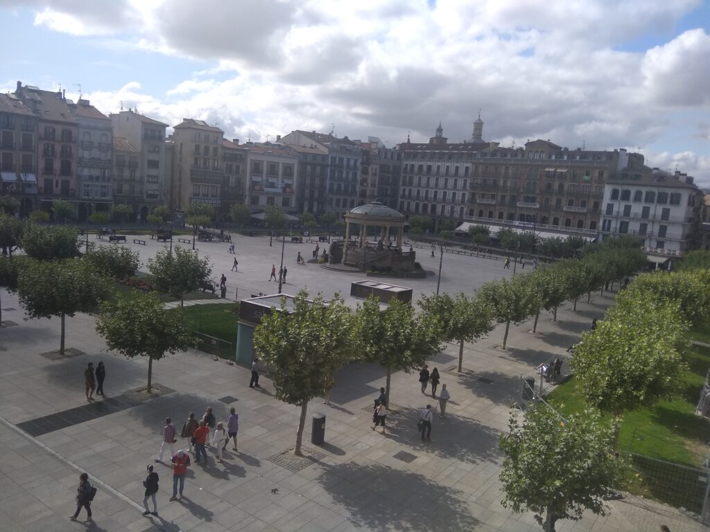 vaade Pamplona kooli aknast vaade Pamplona kooli aknast